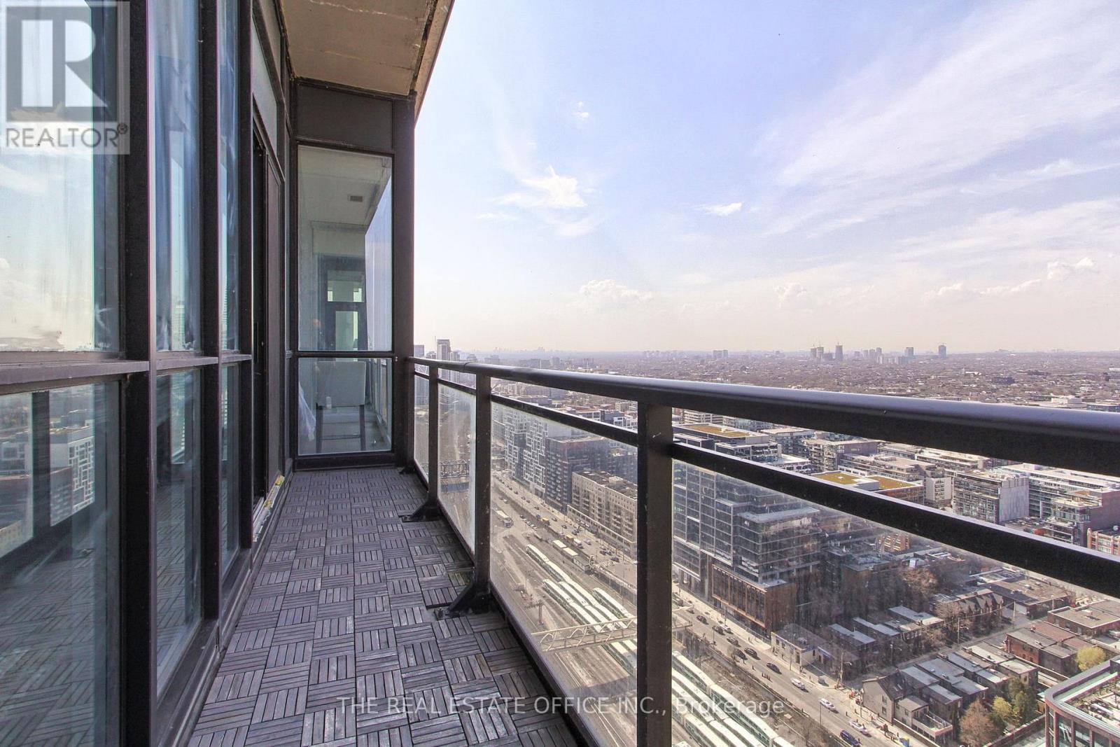 Ph02 - 25 Capreol Court, Toronto, Ontario  M5V 3Z7 - Photo 21 - C12789208