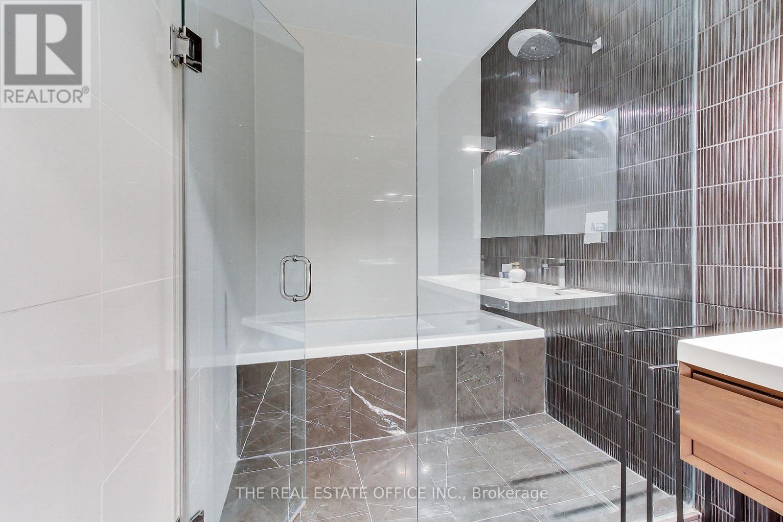 Ph02 - 25 Capreol Court, Toronto, Ontario  M5V 3Z7 - Photo 24 - C12789208