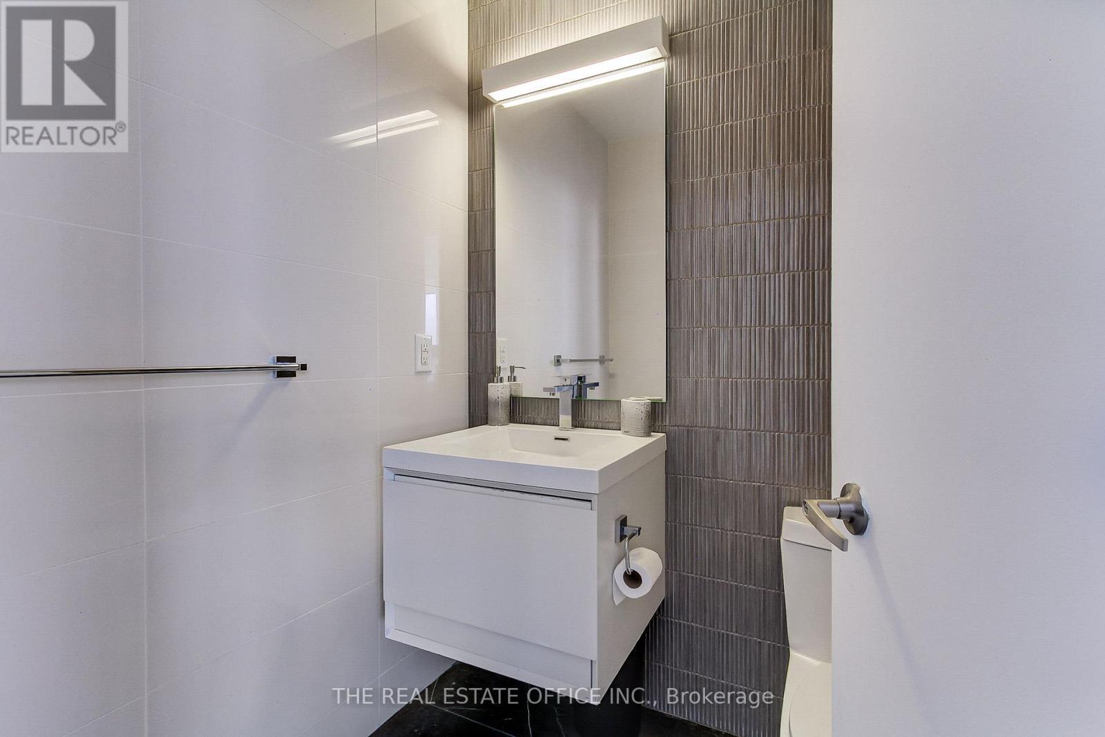 Ph02 - 25 Capreol Court, Toronto, Ontario  M5V 3Z7 - Photo 29 - C12789208