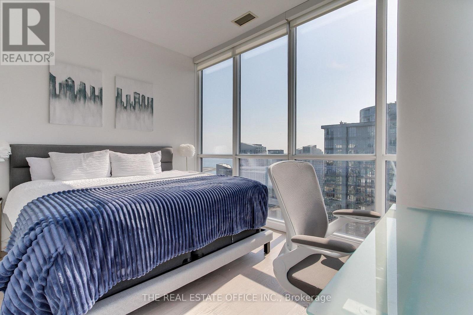 Ph02 - 25 Capreol Court, Toronto, Ontario  M5V 3Z7 - Photo 31 - C12789208