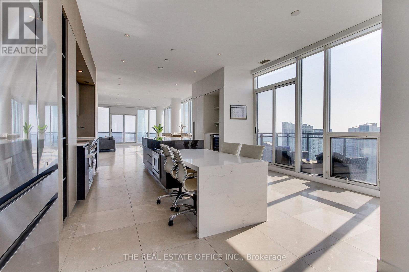 Ph02 - 25 Capreol Court, Toronto, Ontario  M5V 3Z7 - Photo 5 - C12789208