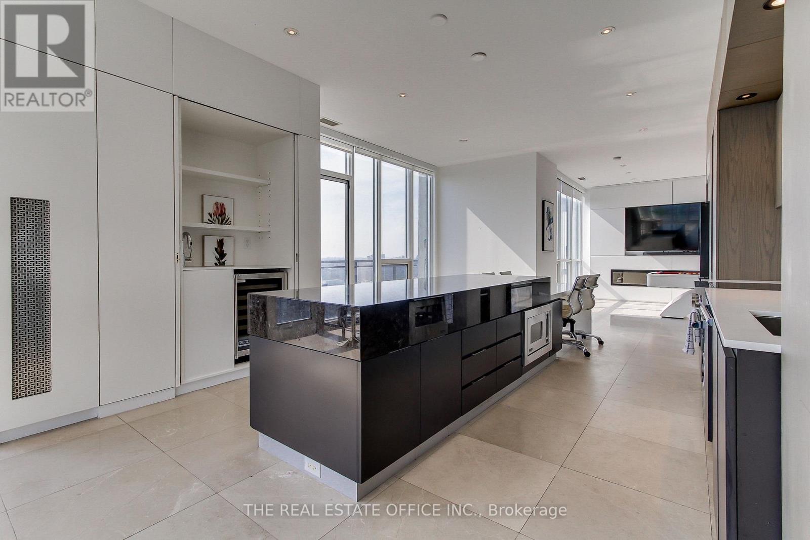 Ph02 - 25 Capreol Court, Toronto, Ontario  M5V 3Z7 - Photo 8 - C12789208