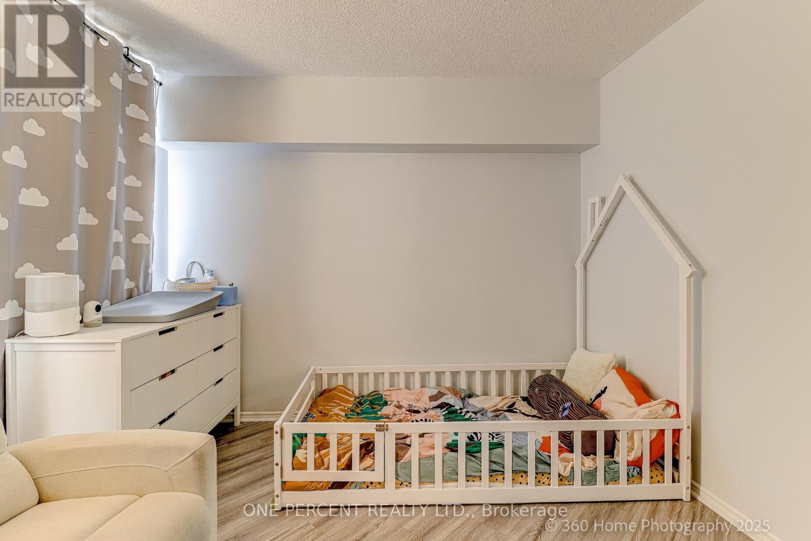 201 - 7 Bishop Avenue, Toronto, Ontario  M2M 4J4 - Photo 19 - C12789236