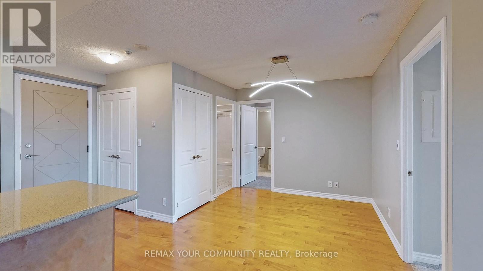 323 - 18 Harding Boulevard, Richmond Hill, Ontario  L4C 0T3 - Photo 8 - N12789212