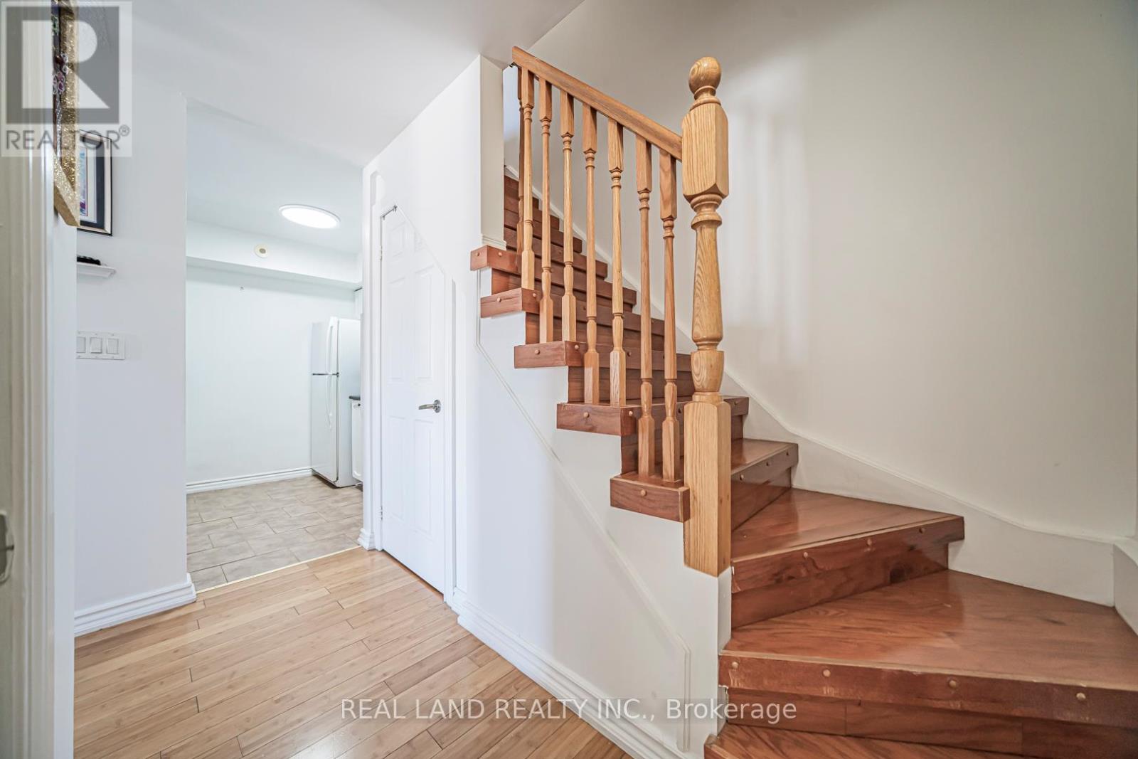 79 Sunrise Drive, Markham, Ontario  L3R 1A1 - Photo 7 - N12789216