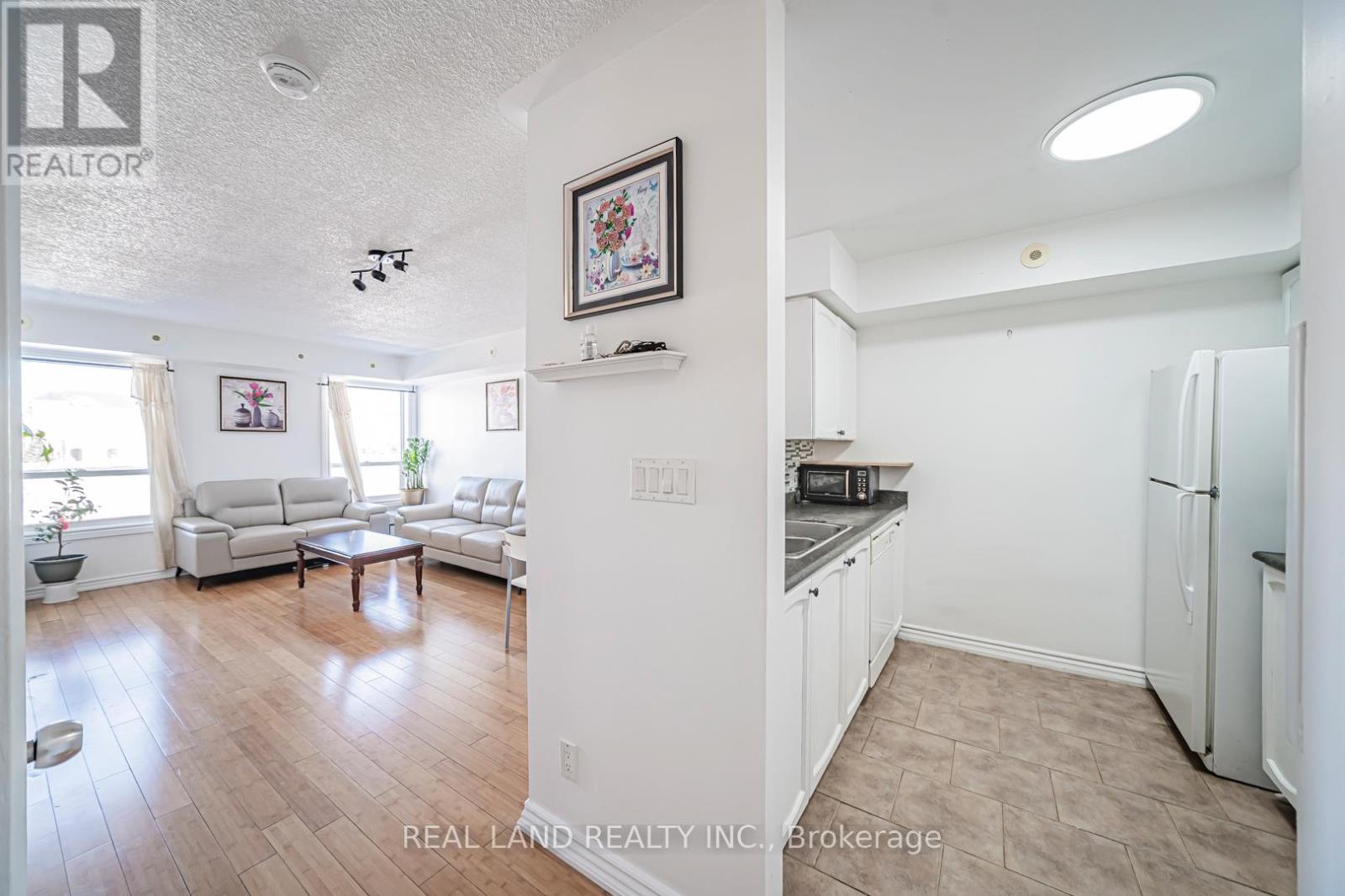 79 Sunrise Drive, Markham, Ontario  L3R 1A1 - Photo 8 - N12789216