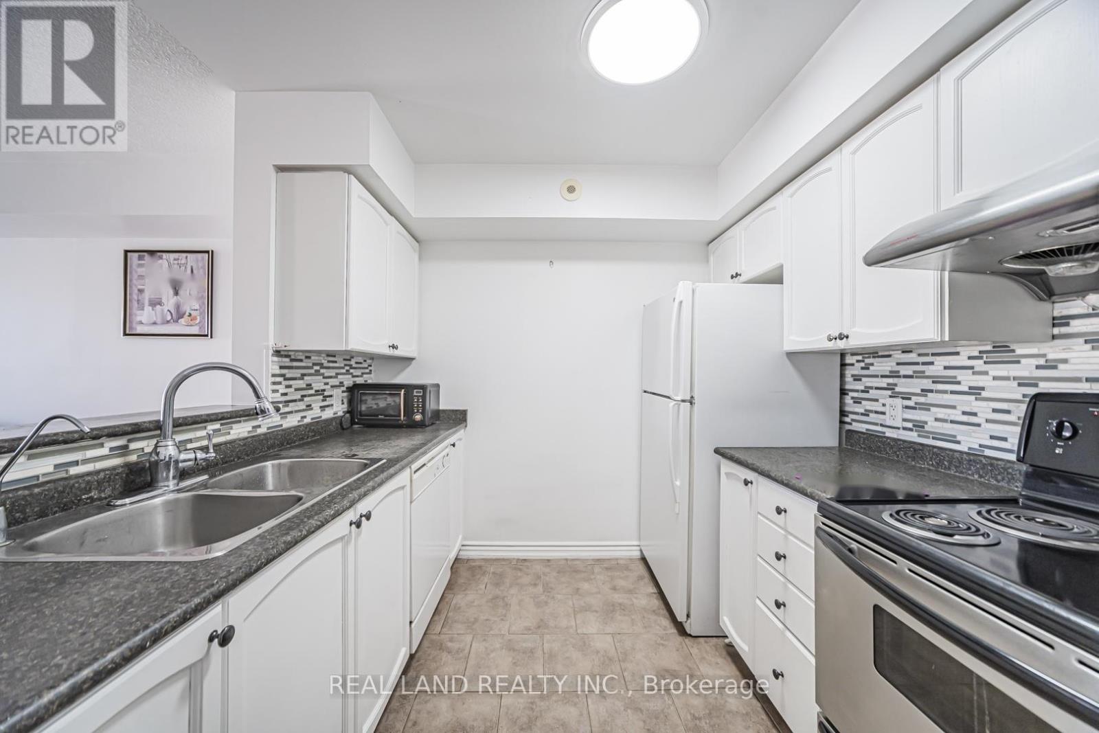 79 Sunrise Drive, Markham, Ontario  L3R 1A1 - Photo 9 - N12789216