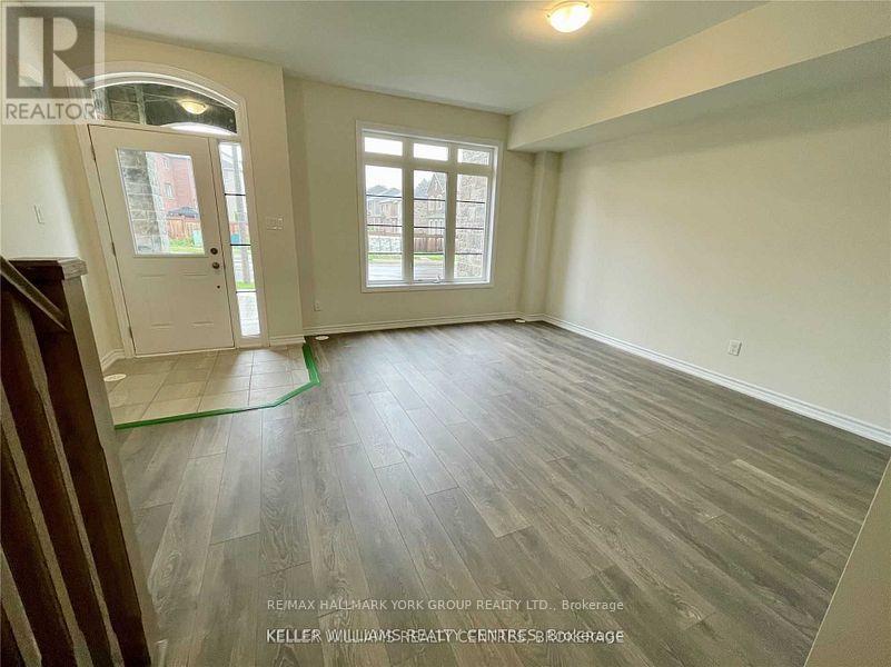 586 Murrell Boulevard, East Gwillimbury, Ontario  L9N 0L6 - Photo 17 - N12789222