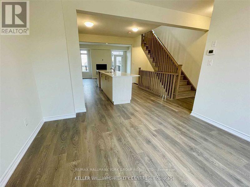 586 Murrell Boulevard, East Gwillimbury, Ontario  L9N 0L6 - Photo 4 - N12789222