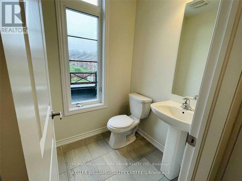 586 Murrell Boulevard, East Gwillimbury, Ontario  L9N 0L6 - Photo 9 - N12789222