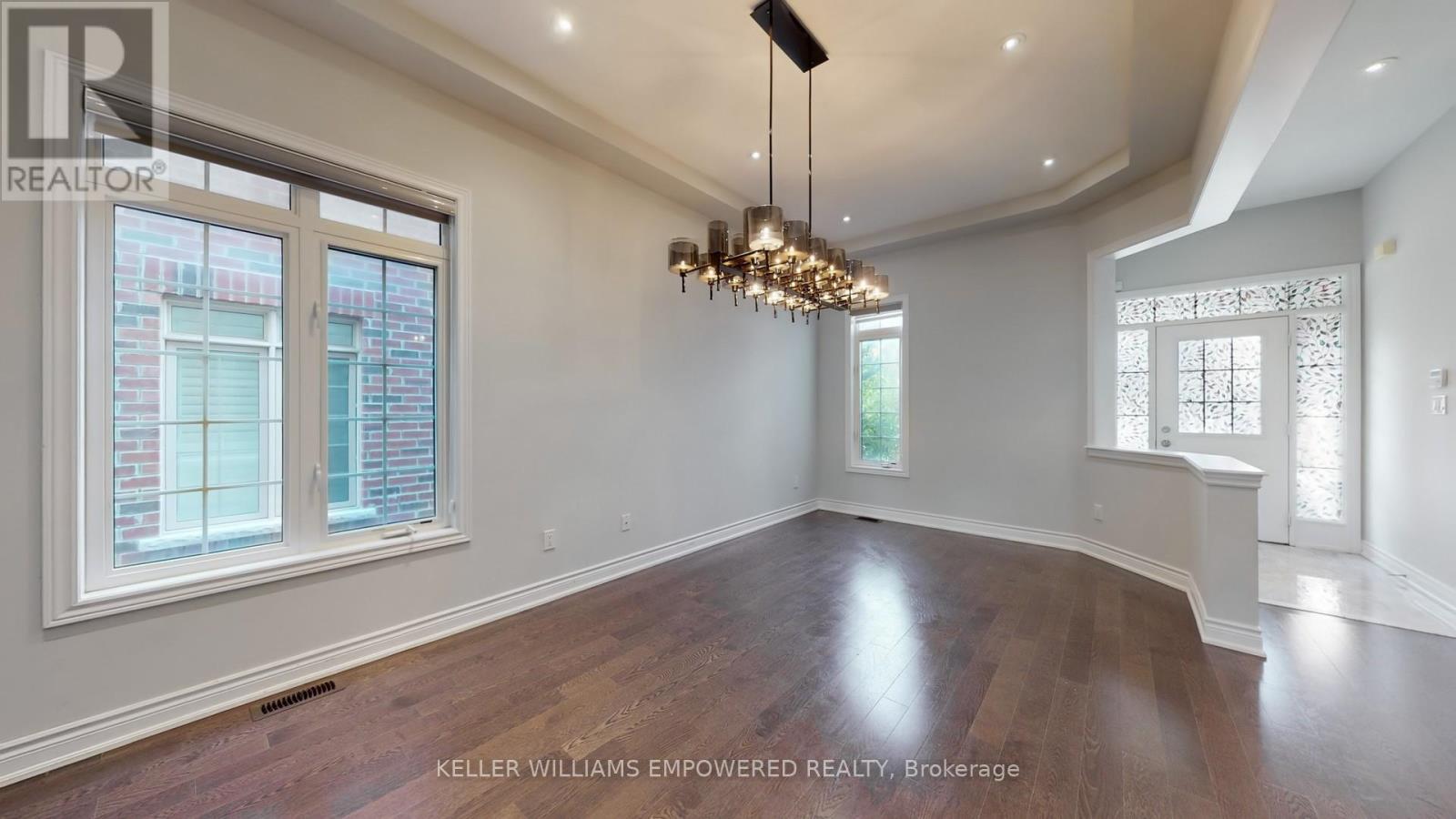 138 Crane Street, Aurora, Ontario  L4G 0W2 - Photo 4 - N12789224