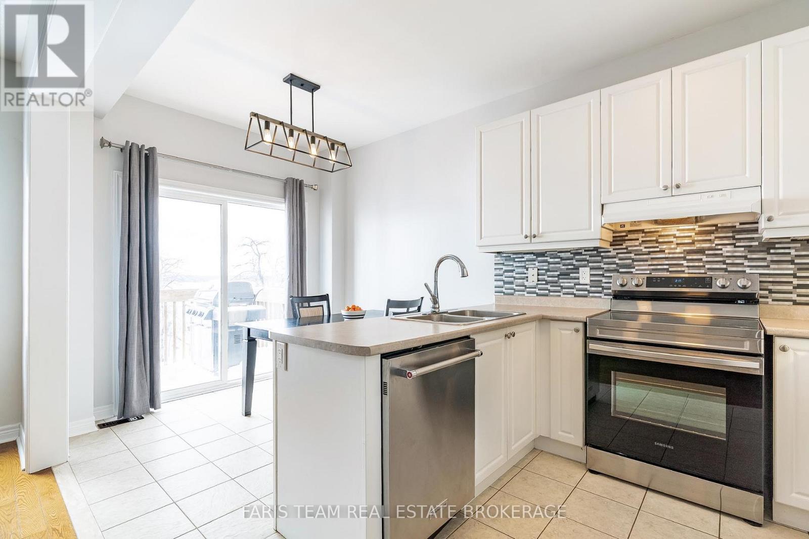 40 Forsyth Crescent, Barrie, Ontario  L4N 7T6 - Photo 10 - S12789214