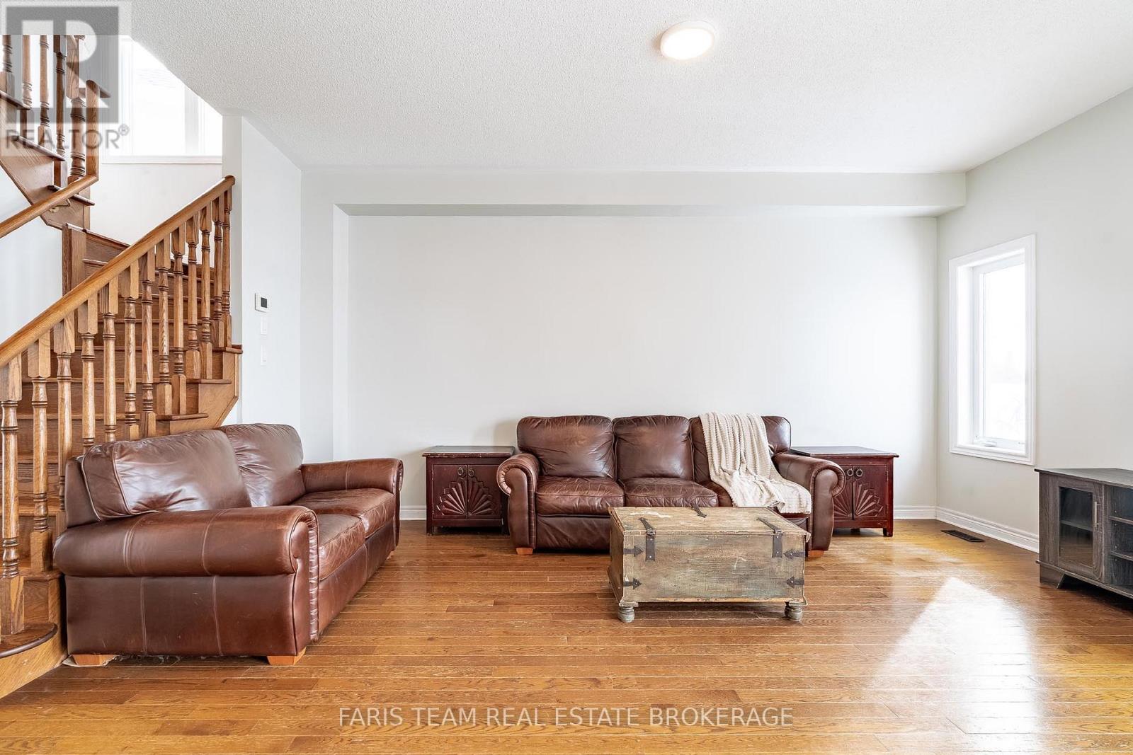 40 Forsyth Crescent, Barrie, Ontario  L4N 7T6 - Photo 14 - S12789214