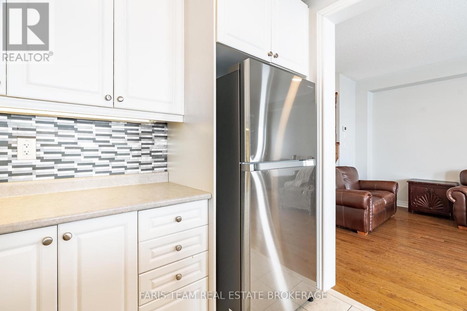 40 Forsyth Crescent, Barrie, Ontario  L4N 7T6 - Photo 9 - S12789214