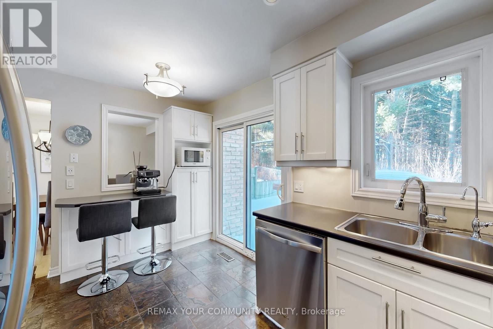 94 Rawling Crescent, Brampton, Ontario  L6Z 1N8 - Photo 14 - W12785568