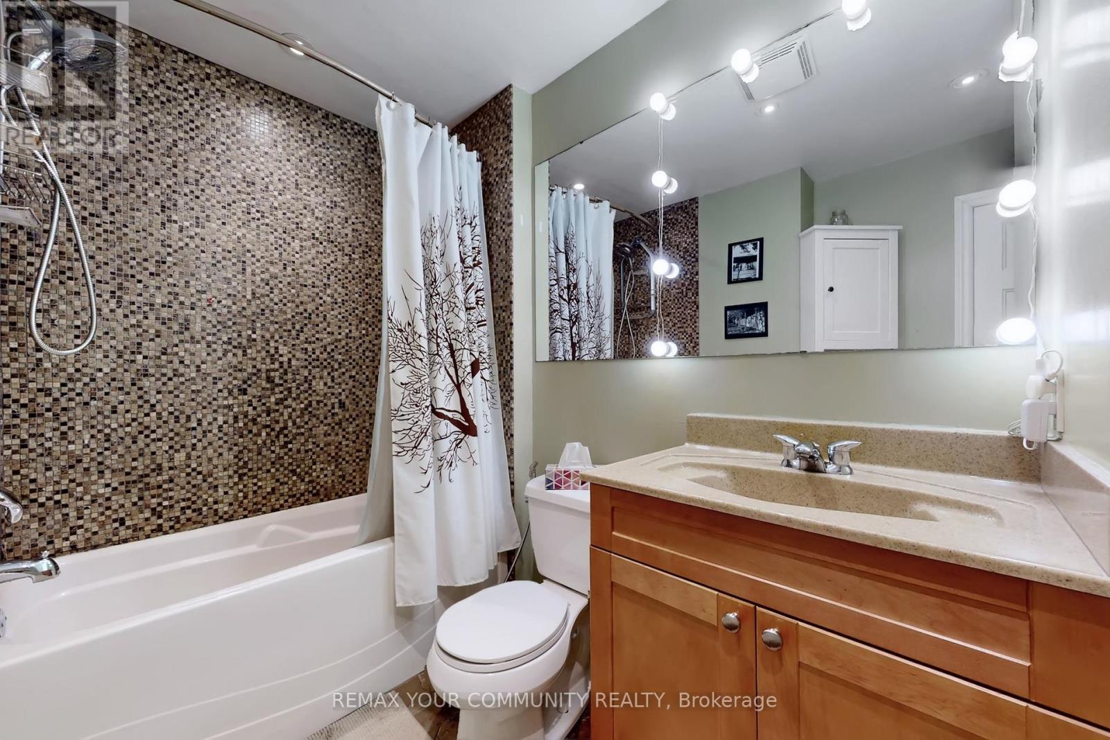 94 Rawling Crescent, Brampton, Ontario  L6Z 1N8 - Photo 31 - W12785568