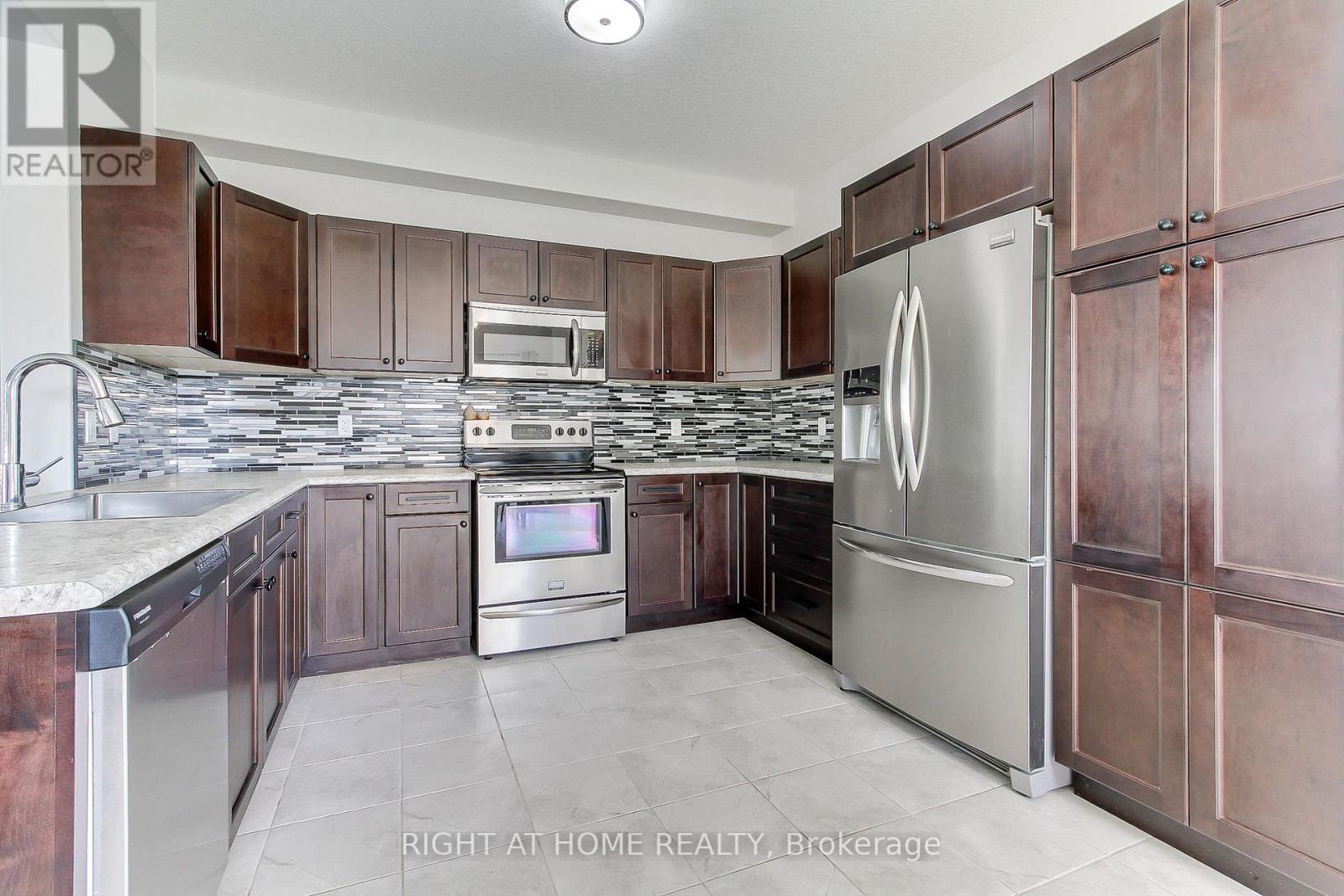 58 Carleton Trail, New Tecumseth, Ontario  L0G 1A0 - Photo 11 - N12789246