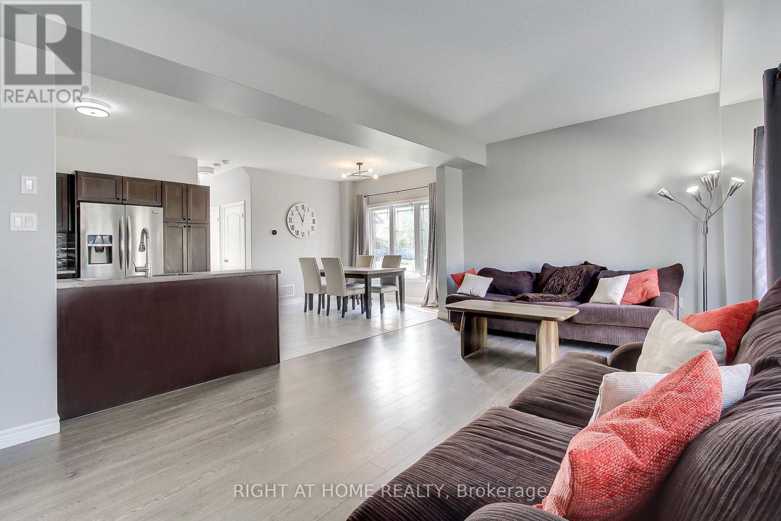 58 Carleton Trail, New Tecumseth, Ontario  L0G 1A0 - Photo 19 - N12789246