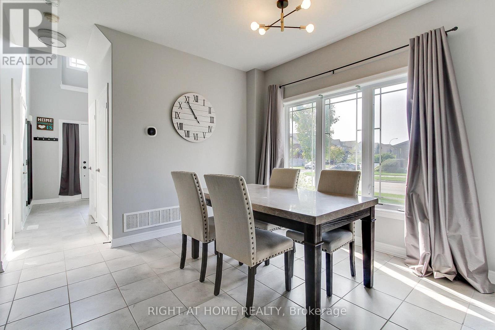 58 Carleton Trail, New Tecumseth, Ontario  L0G 1A0 - Photo 7 - N12789246