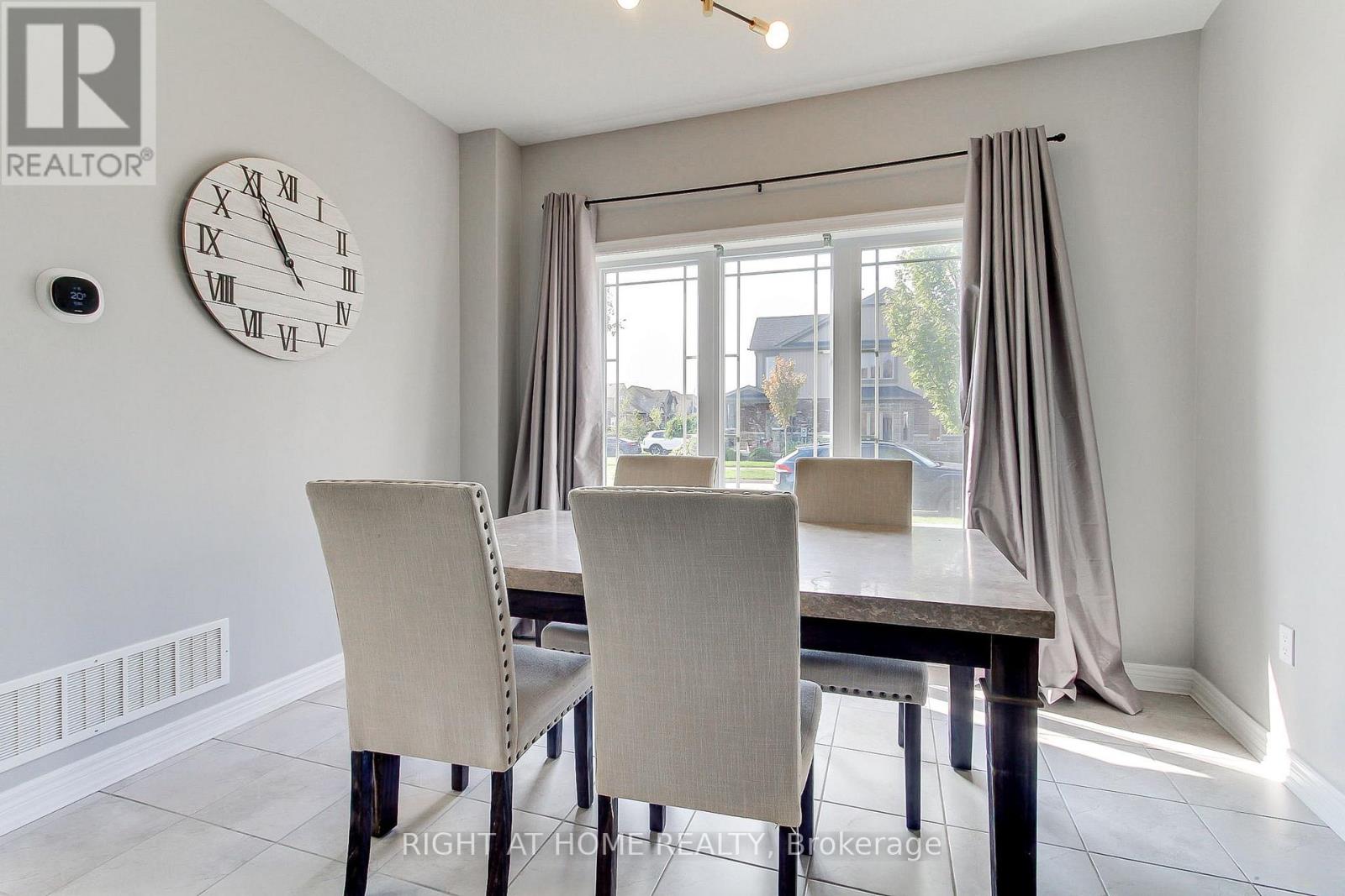 58 Carleton Trail, New Tecumseth, Ontario  L0G 1A0 - Photo 8 - N12789246