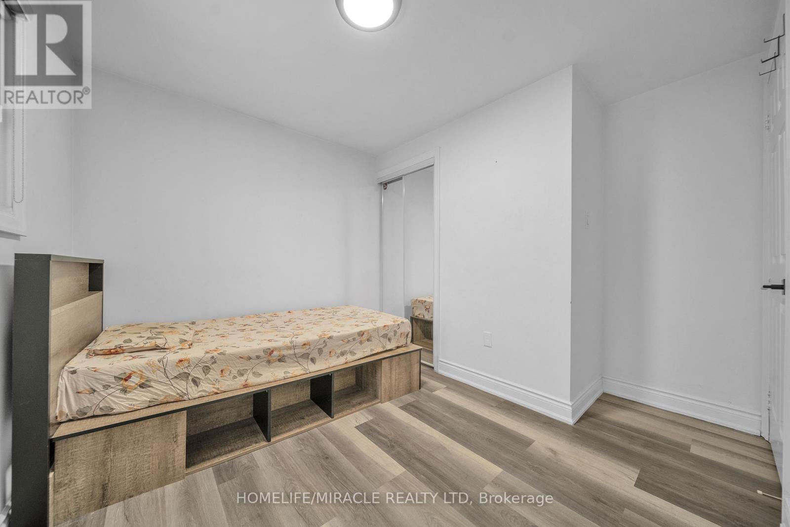 261 Country Hill Drive, Kitchener, Ontario  N2E 2C1 - Photo 11 - X12677274