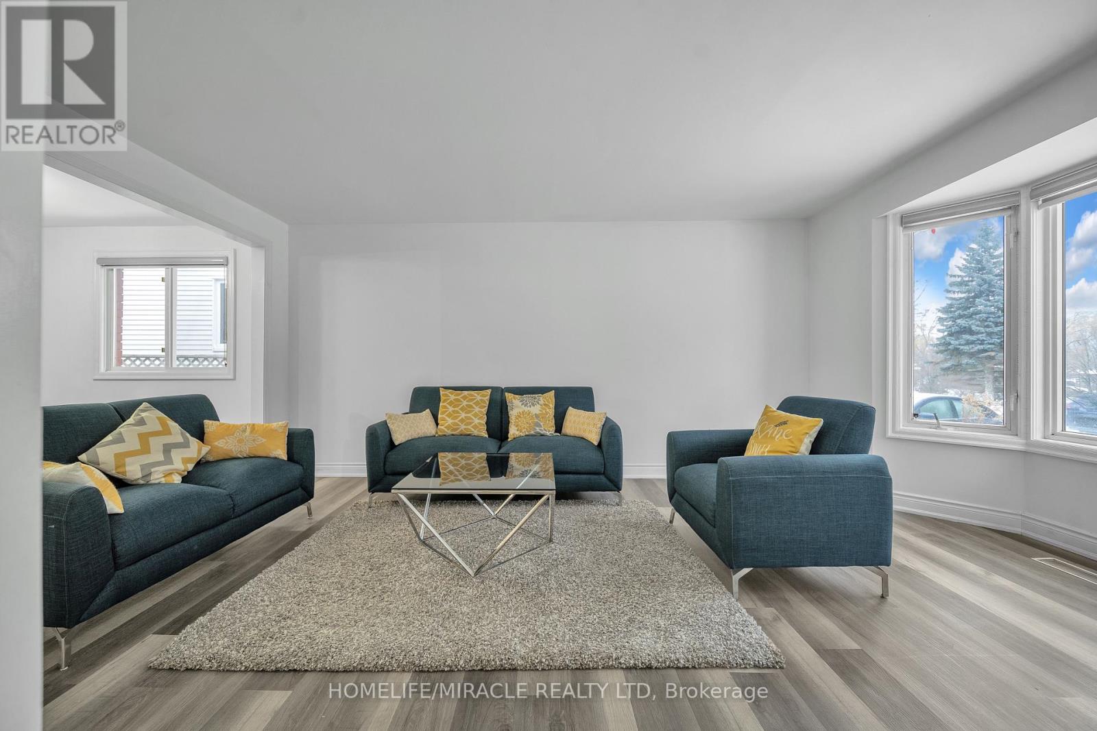 261 COUNTRY HILL DRIVE, Kitchener, Ontario