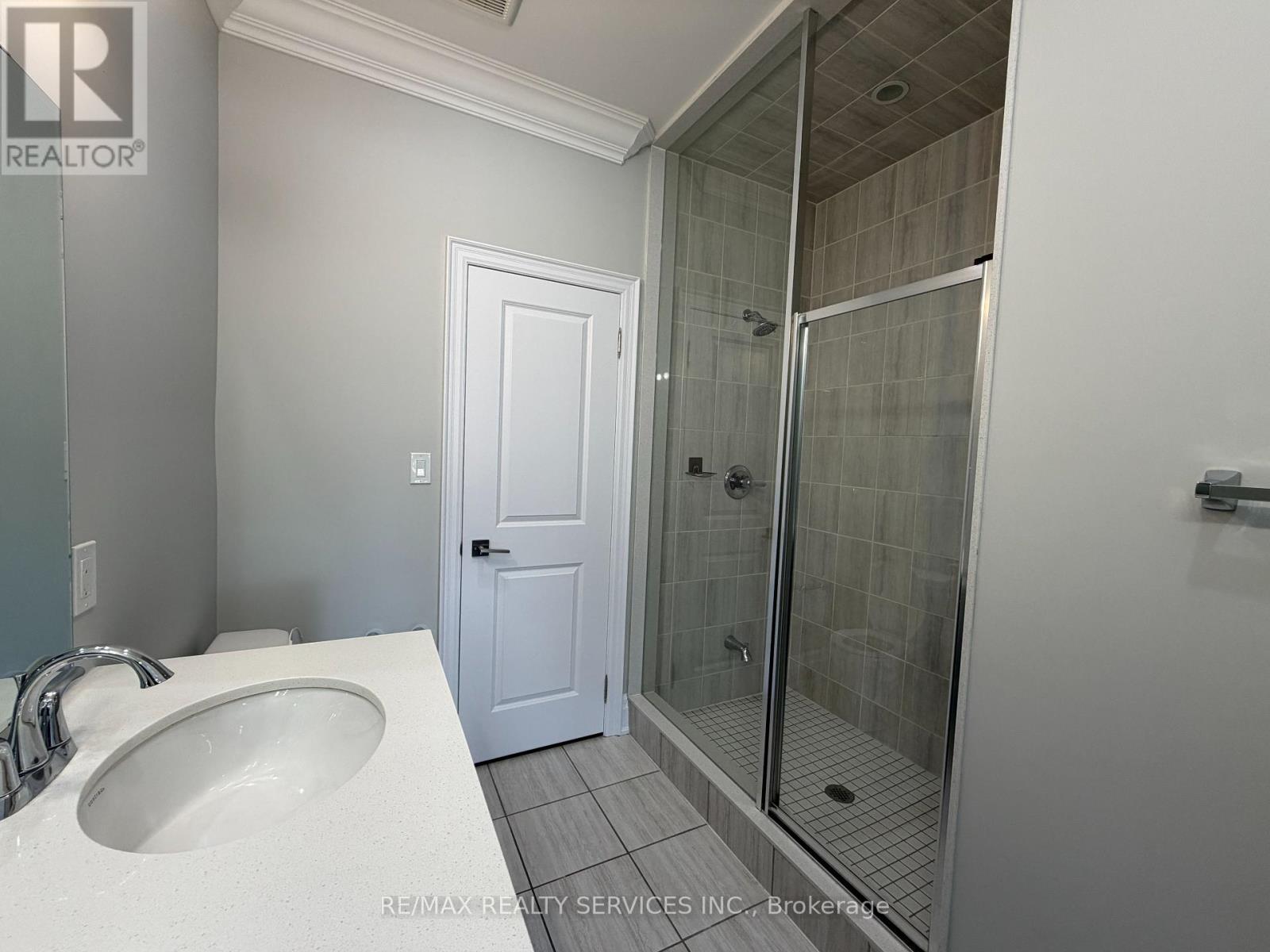 Upper Portion - 4 Lyle Way, Brampton, Ontario  L6X 5P8 - Photo 18 - W12789248