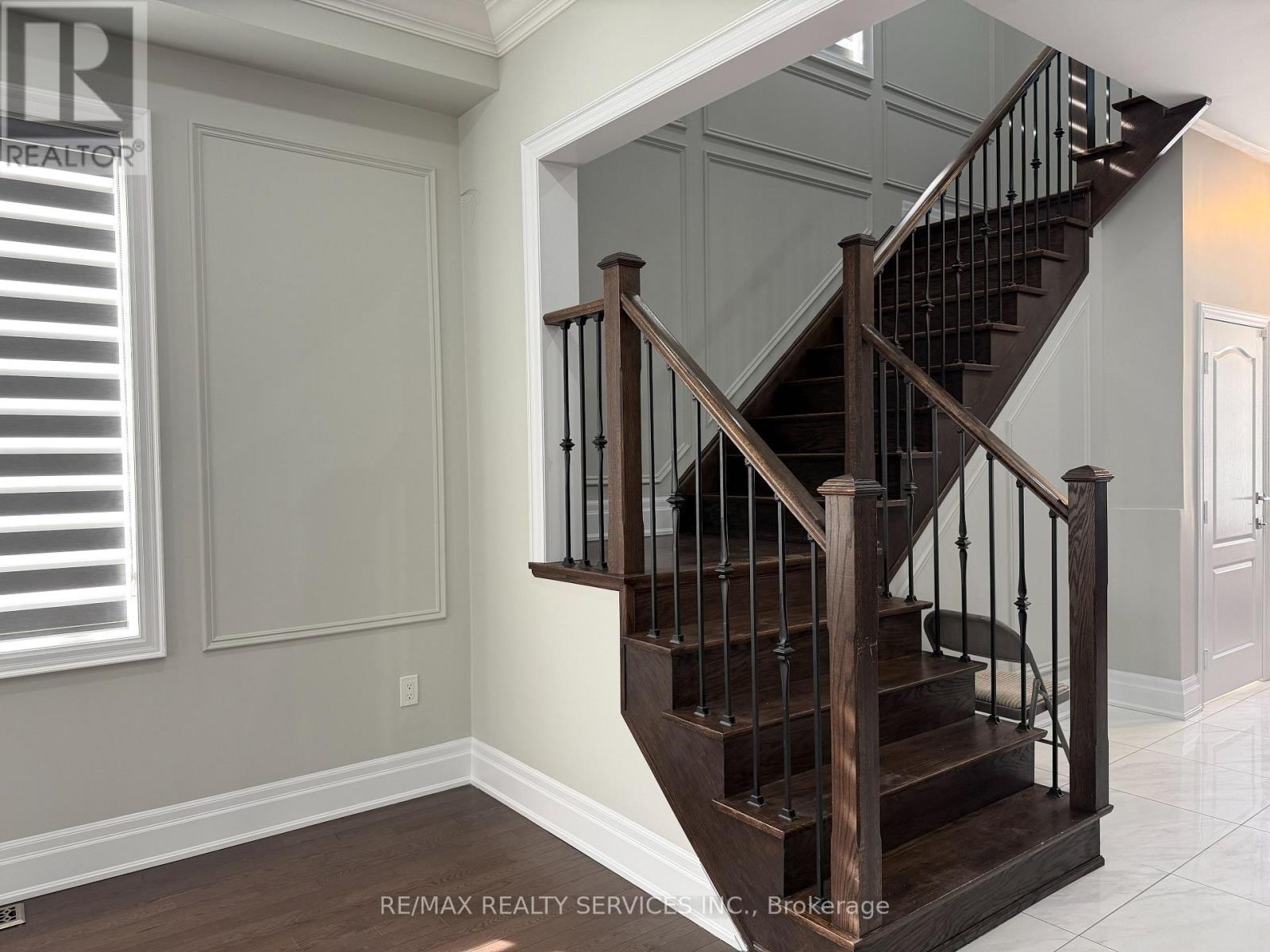 Upper Portion - 4 Lyle Way, Brampton, Ontario  L6X 5P8 - Photo 4 - W12789248