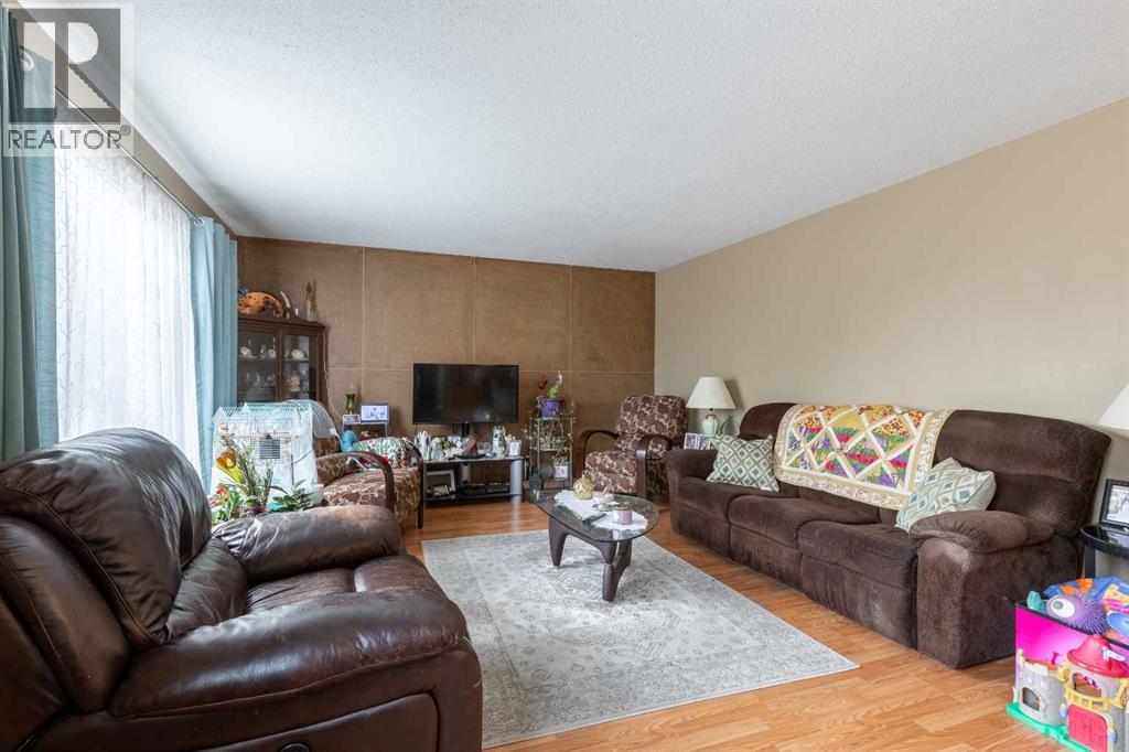 1412 23 Street N, Lethbridge, Alberta  T1H 3T5 - Photo 2 - A2284672