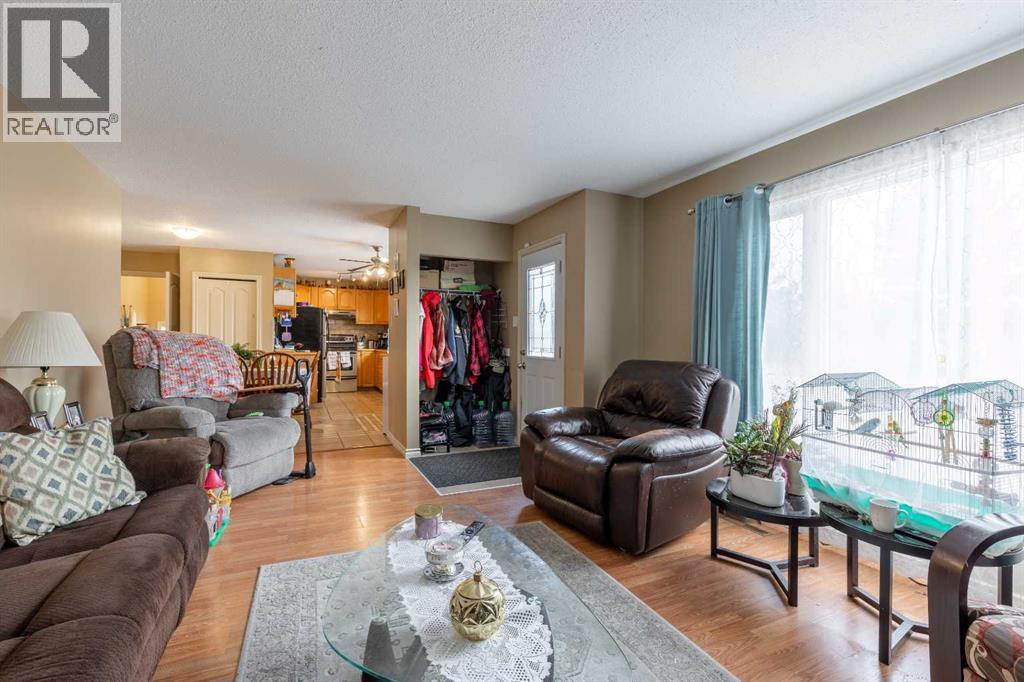 1412 23 Street N, Lethbridge, Alberta  T1H 3T5 - Photo 3 - A2284672