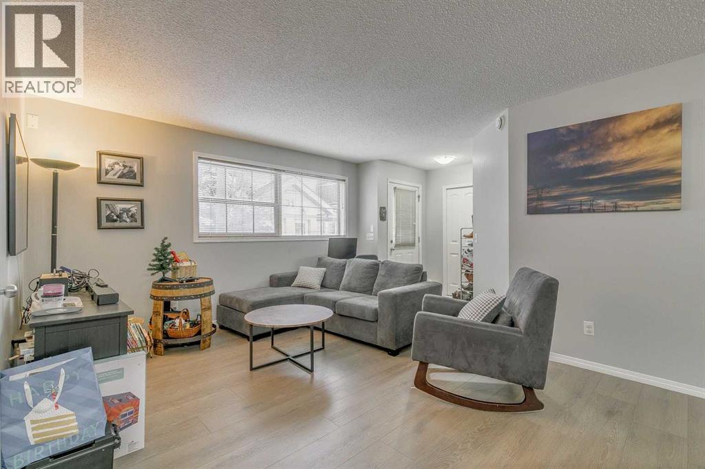 105, 27 Everridge Square Sw, Calgary, Alberta T2Y 5J7 - Photo 5 - A2272970