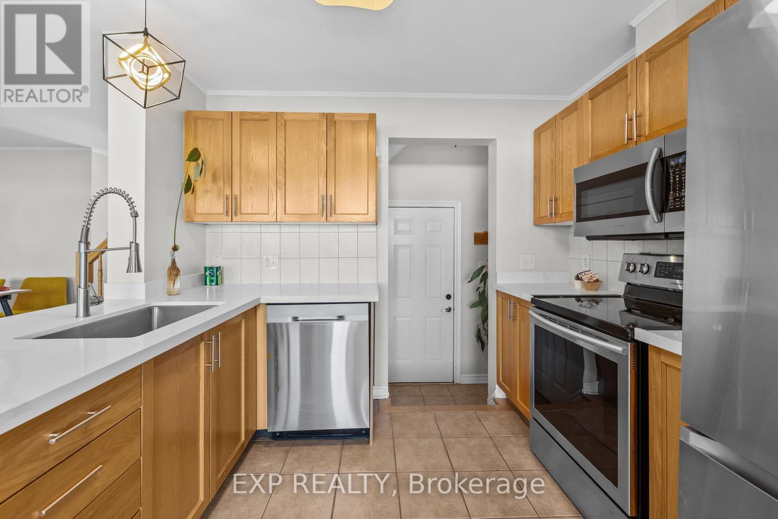 1619 Haydon Circle, Ottawa, Ontario  K2J 0K6 - Photo 8 - X12789296