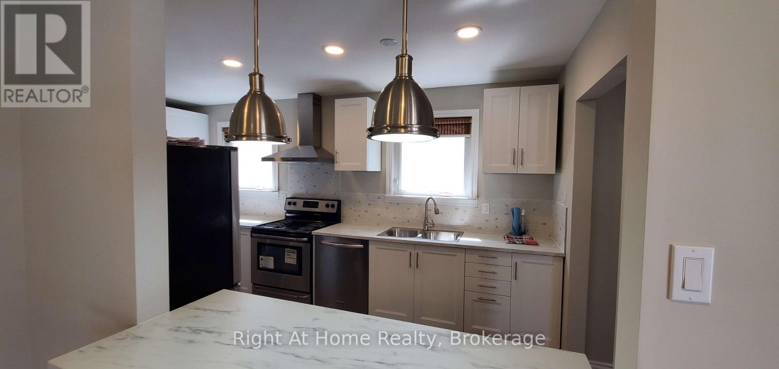 2192 Bridge Road, Oakville, Ontario  L6L 2G3 - Photo 7 - W12789284