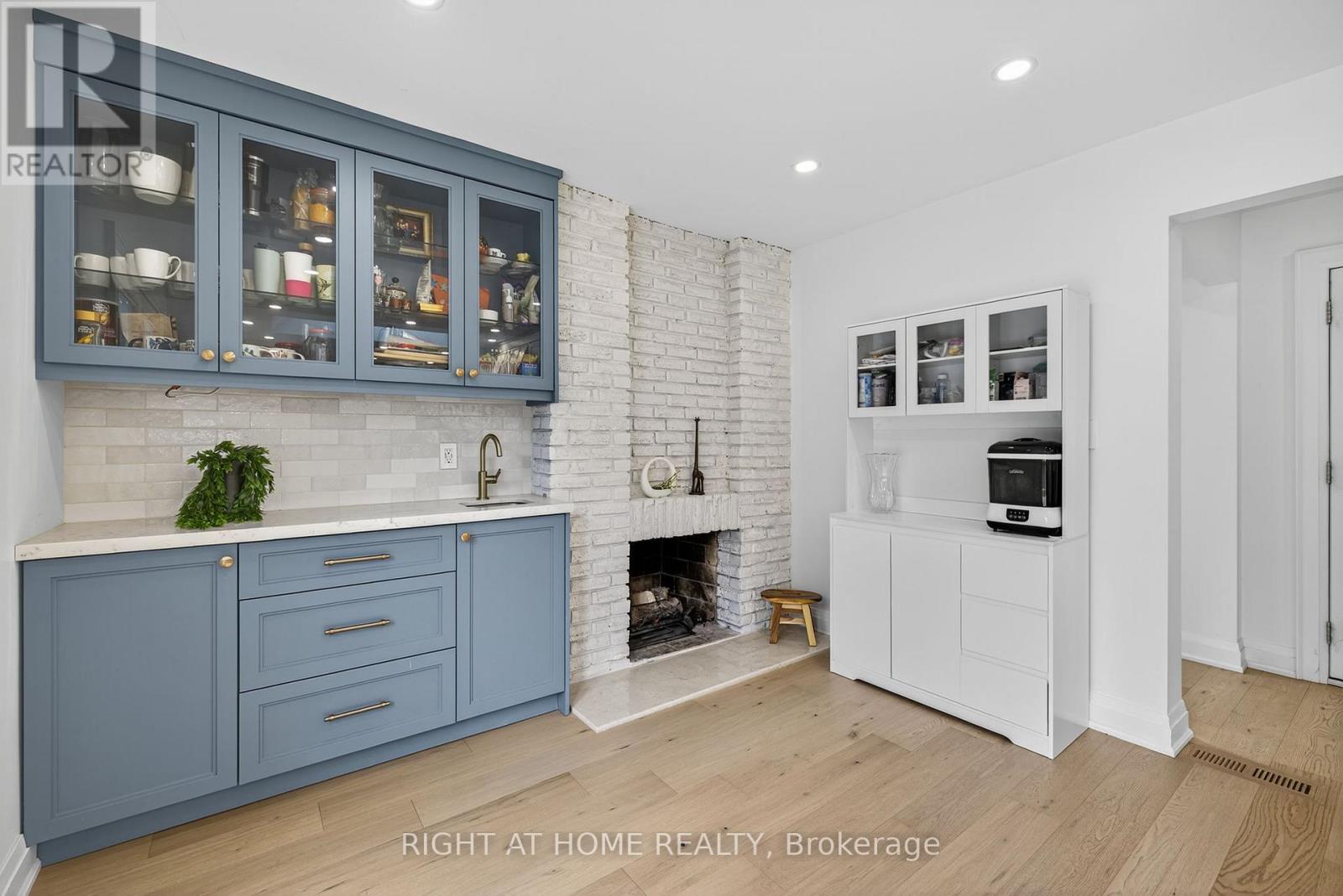 16 Mayvern Crescent, Richmond Hill, Ontario  L4C 5J4 - Photo 14 - N12789278