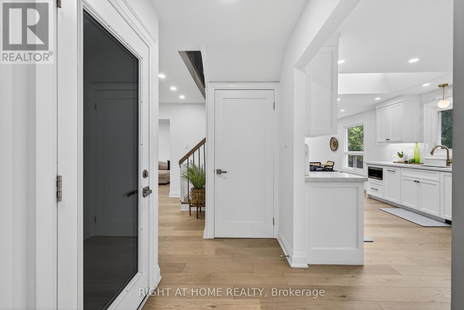 16 Mayvern Crescent, Richmond Hill, Ontario  L4C 5J4 - Photo 17 - N12789278