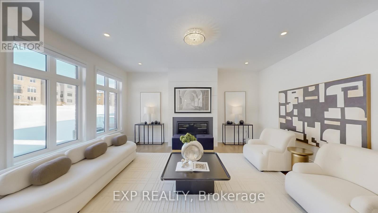 21 Fair Winds Lane, East Gwillimbury, Ontario  L9N 0V5 - Photo 8 - N12789324