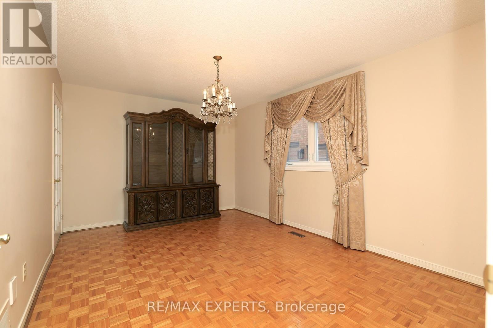 100 Nimbus Place, Vaughan, Ontario  L4L 1Z7 - Photo 13 - N12783230