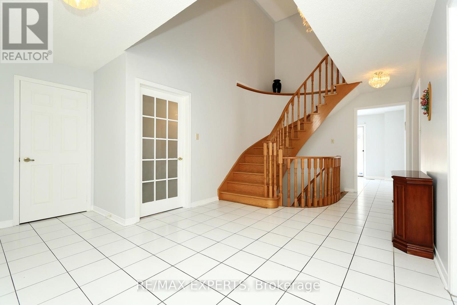 100 Nimbus Place, Vaughan, Ontario  L4L 1Z7 - Photo 9 - N12783230