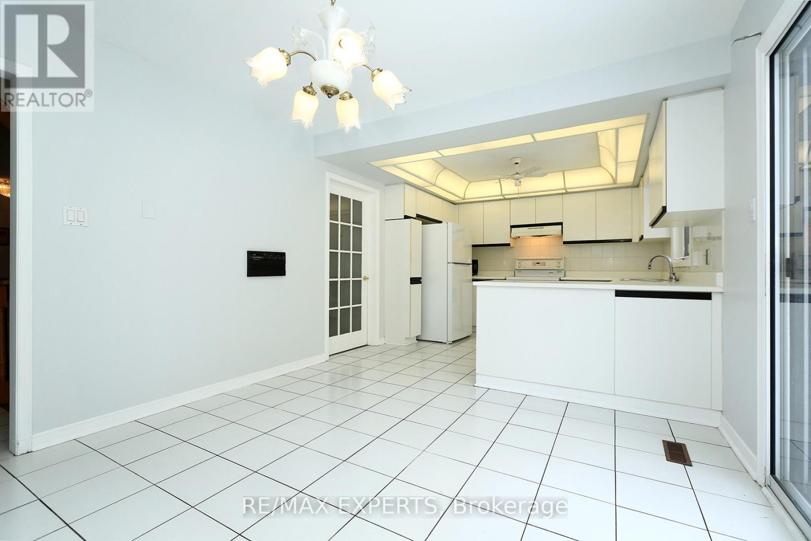 100 Nimbus Place, Vaughan, Ontario  L4L 1Z7 - Photo 15 - N12783230