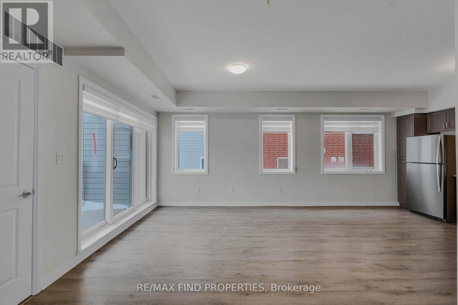 20 Vitality Drive, Kitchener, Ontario  N2R 0R7 - Photo 9 - X12649446