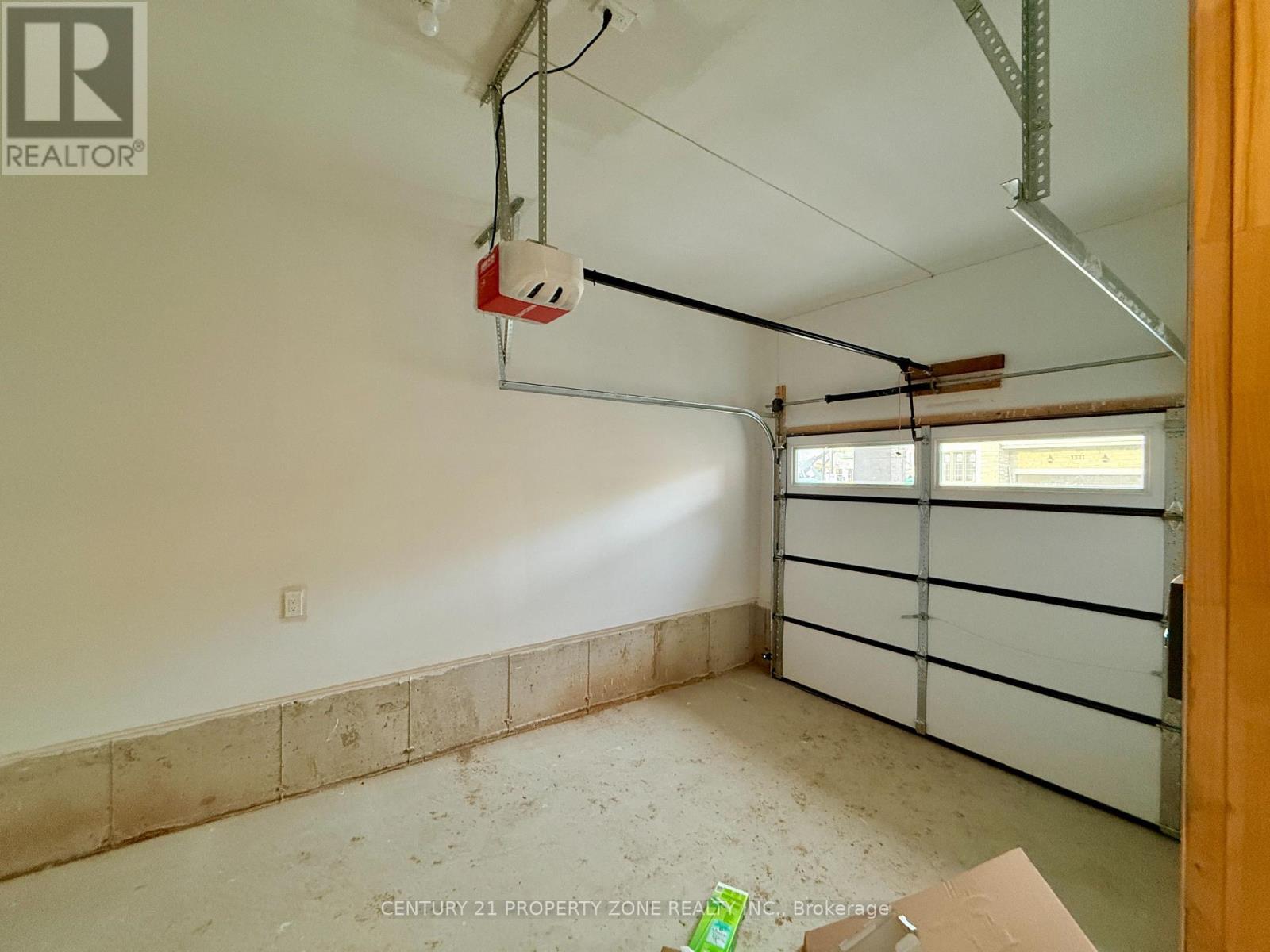 1340 Hearns Place, Milton, Ontario  L9E 2J7 - Photo 8 - W12789316