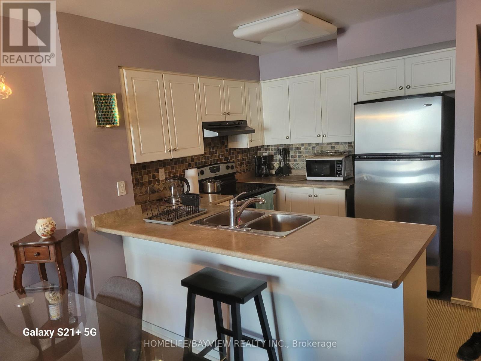 202 - 19 Northern Heights Drive, Richmond Hill, Ontario  L4B 4M4 - Photo 3 - N12786124