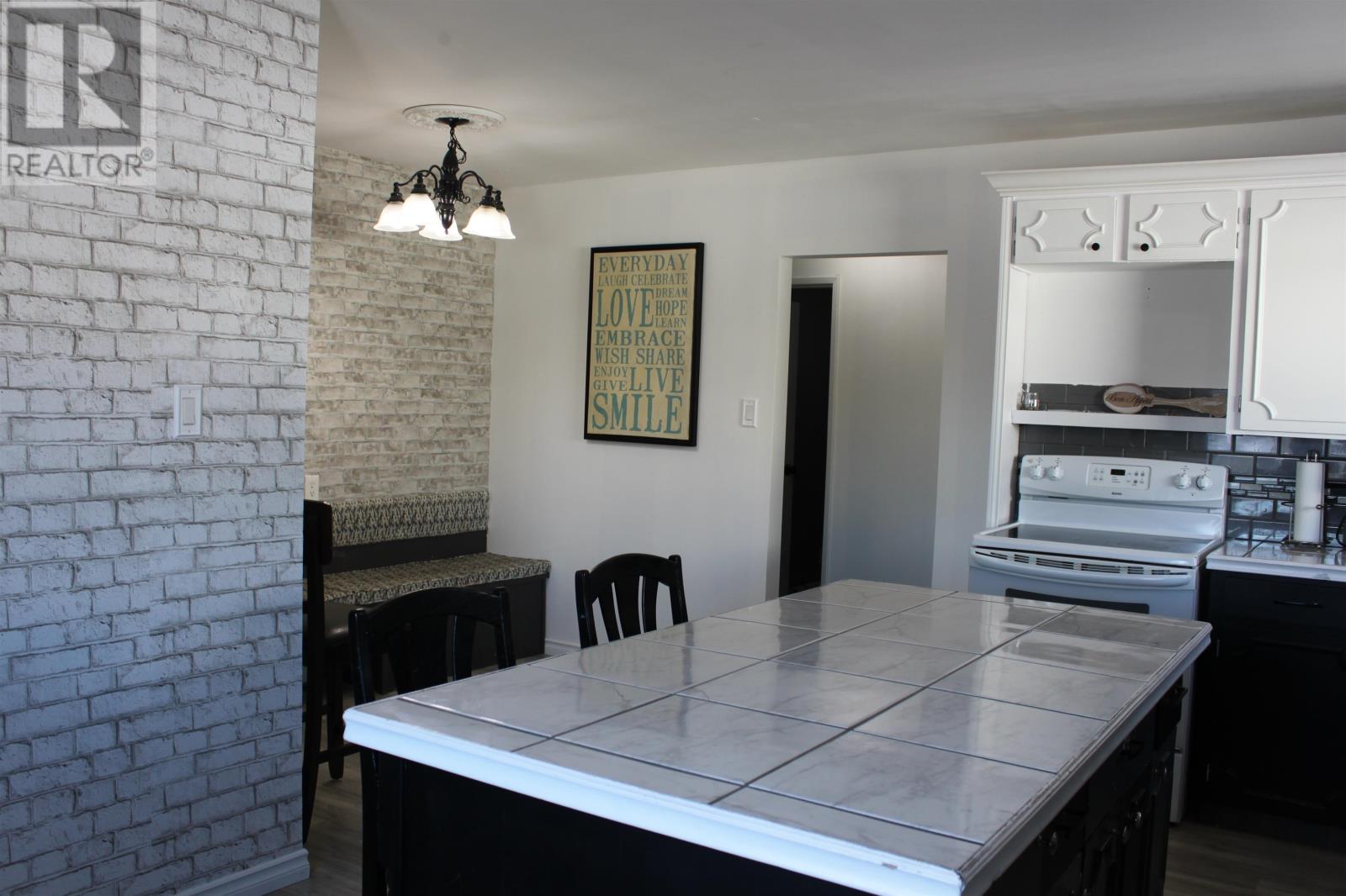 270 Hinton Ave, Thunder Bay, Ontario  P7A 7E4 - Photo 7 - TB2600193