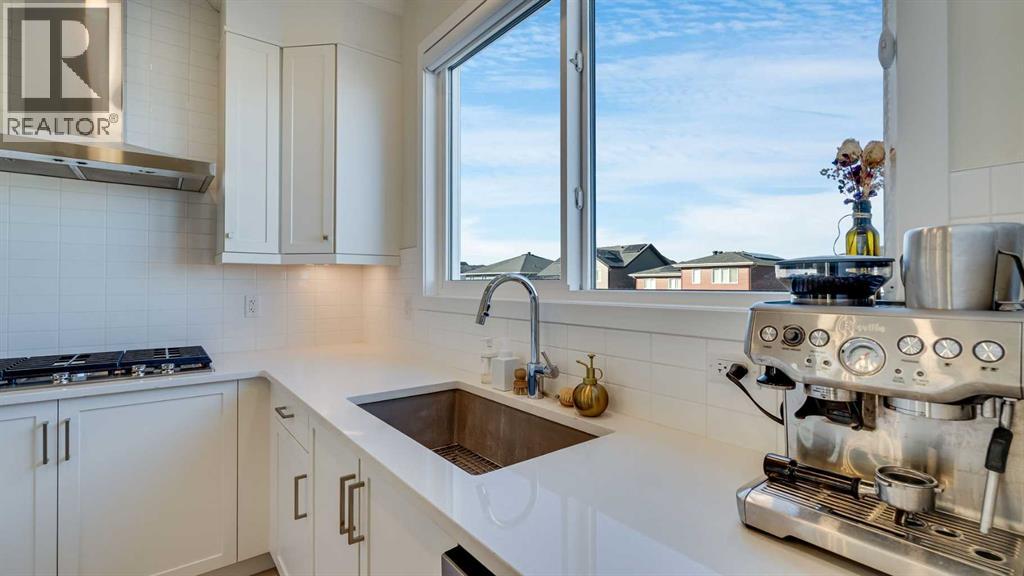 18 Amblehurst Path Nw, Calgary, Alberta  T3P 1W8 - Photo 3 - A2281924