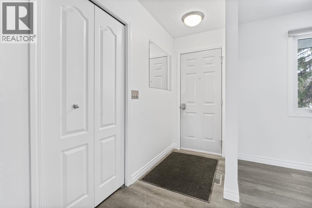 724 Pinecliff Road Ne, Calgary, Alberta  T1Y 3X1 - Photo 5 - A2282722