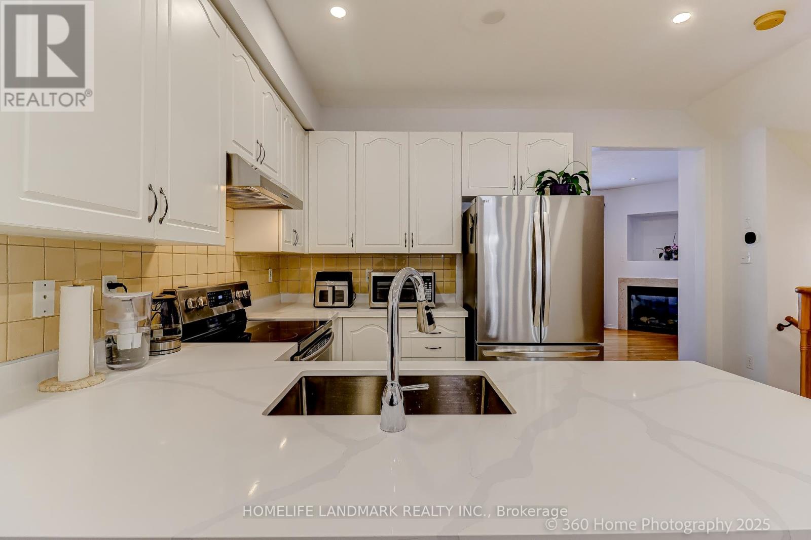 51 Lebovic Drive, Richmond Hill, Ontario  L4E 5C6 - Photo 5 - N12789348