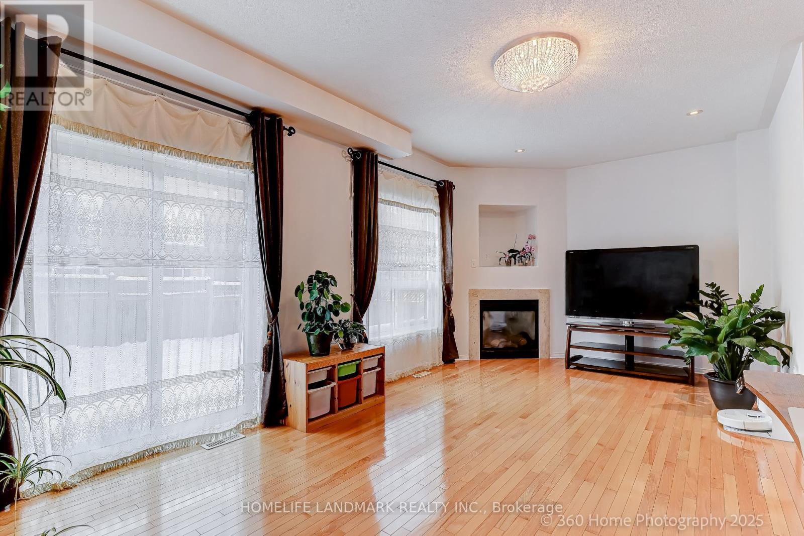 51 Lebovic Drive, Richmond Hill, Ontario  L4E 5C6 - Photo 9 - N12789348