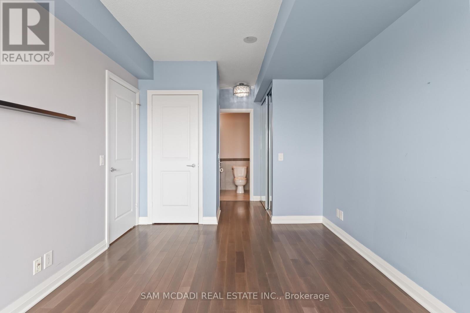 704 - 1055 Southdown Road, Mississauga, Ontario  L5J 0A3 - Photo 17 - W12789350