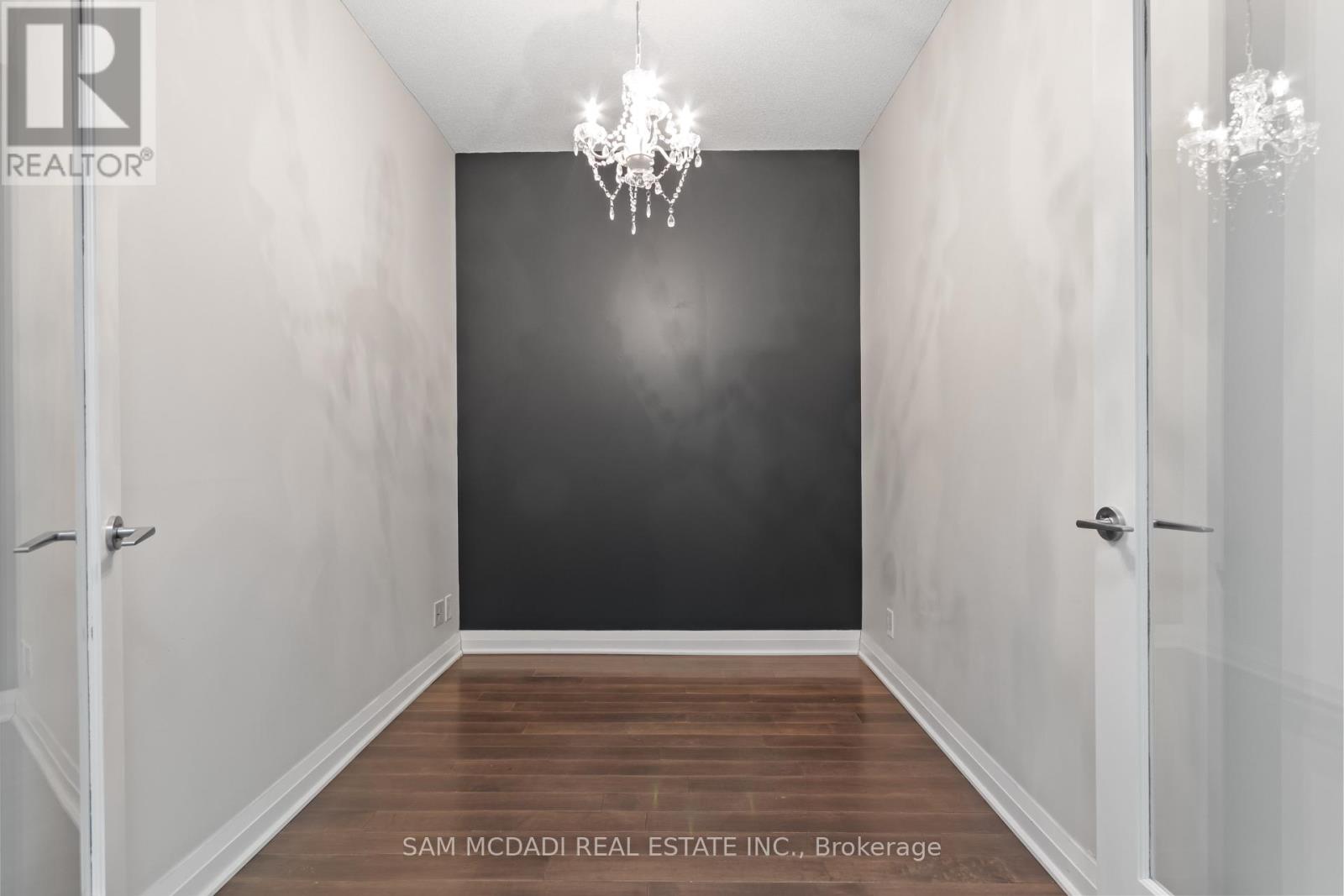 704 - 1055 Southdown Road, Mississauga, Ontario  L5J 0A3 - Photo 6 - W12789350