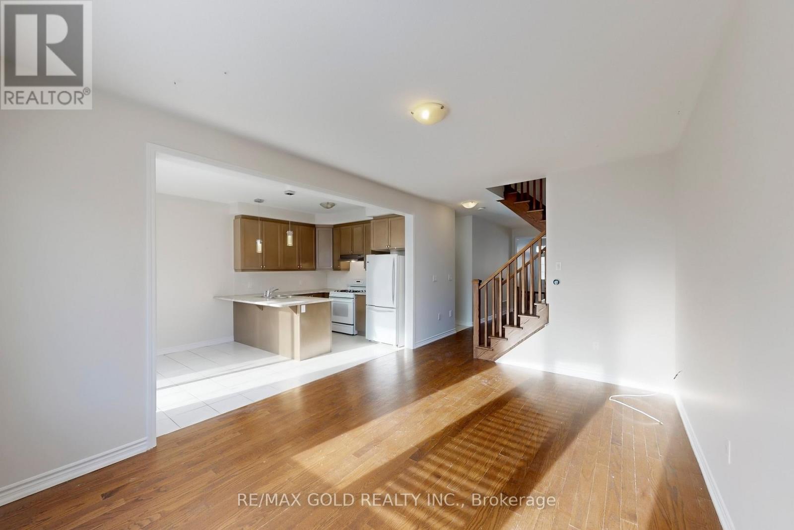 174 Lemieux Court, Milton, Ontario  L9E 1E9 - Photo 10 - W12789362